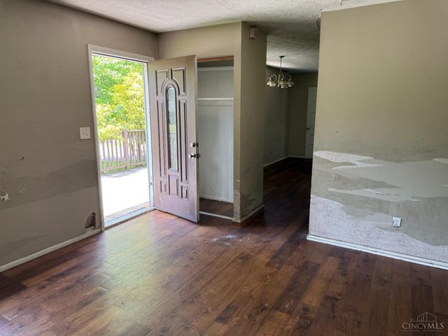10170 Season Drive, Cincinnati, OH 45251