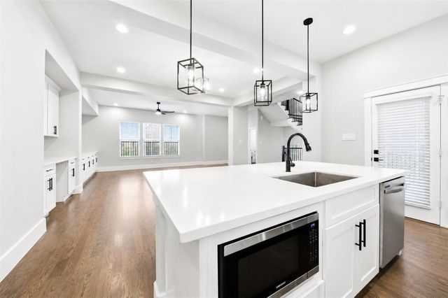 1421 W 23rd Street B, Houston, TX 77008
