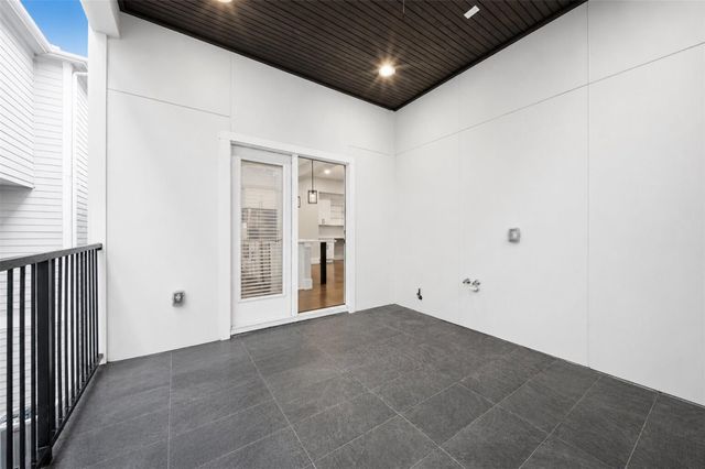 1421 W 23rd Street B, Houston, TX 77008