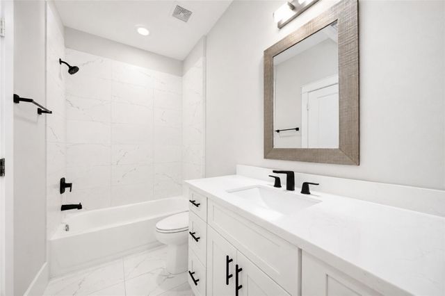 1421 W 23rd Street B, Houston, TX 77008