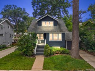 529 Hawthorn Avenue, Royal Oak, MI 48067