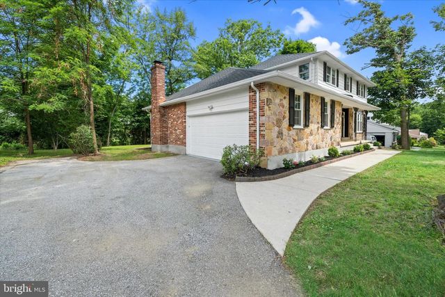 15 STONE CROP RD, Wilmington, DE 19810
