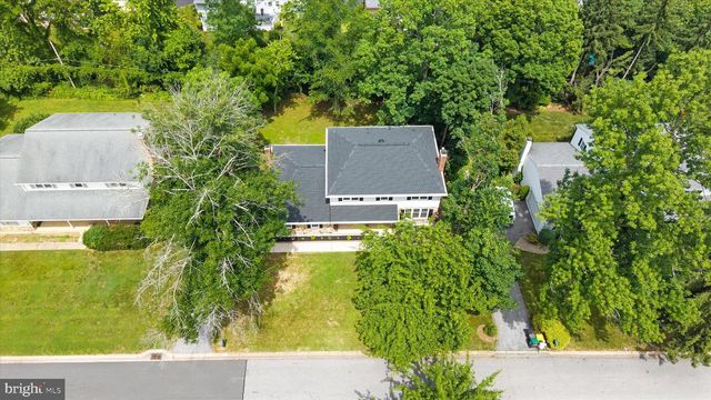 15 STONE CROP RD, Wilmington, DE 19810