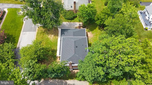 15 STONE CROP RD, Wilmington, DE 19810