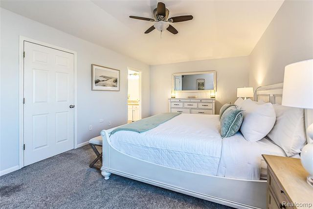 1012 Paddock Lane, South Lyon, MI 48178