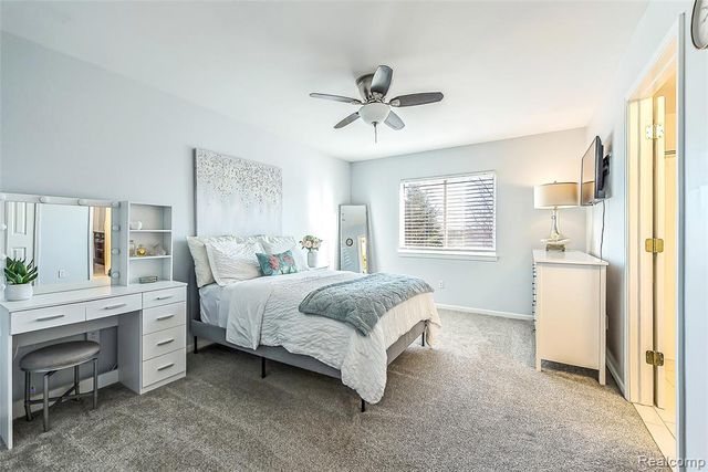 1012 Paddock Lane, South Lyon, MI 48178