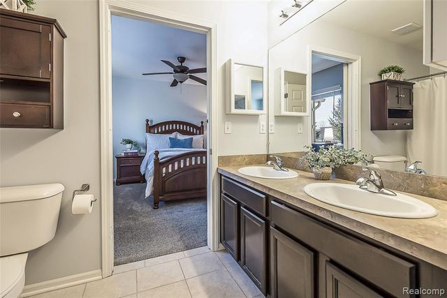 1012 Paddock Lane, South Lyon, MI 48178