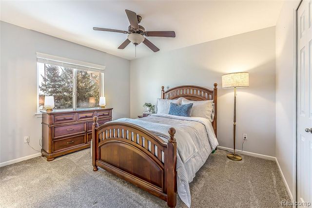 1012 Paddock Lane, South Lyon, MI 48178