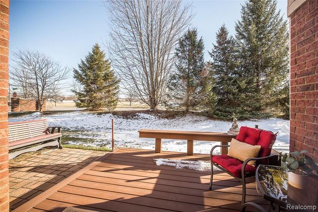 1012 Paddock Lane, South Lyon, MI 48178