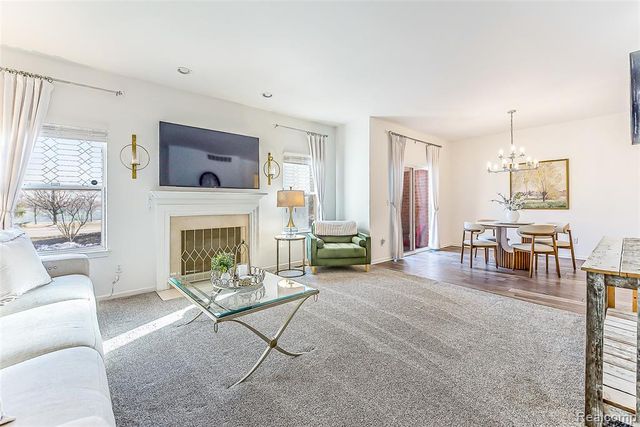 1012 Paddock Lane, South Lyon, MI 48178