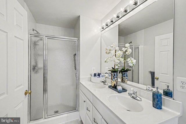 42822 SYKES TER, Chantilly, VA 20152