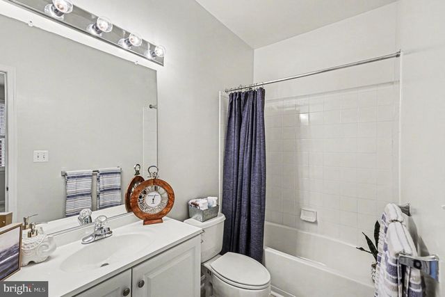 42822 SYKES TER, Chantilly, VA 20152