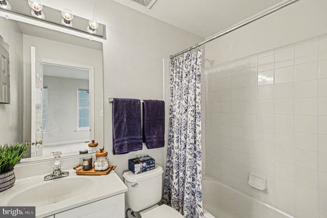 42822 SYKES TER, Chantilly, VA 20152