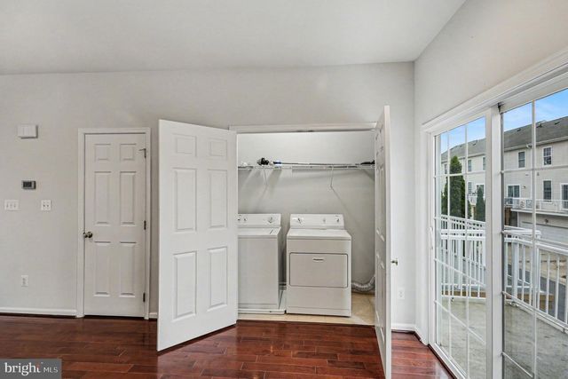 42822 SYKES TER, Chantilly, VA 20152