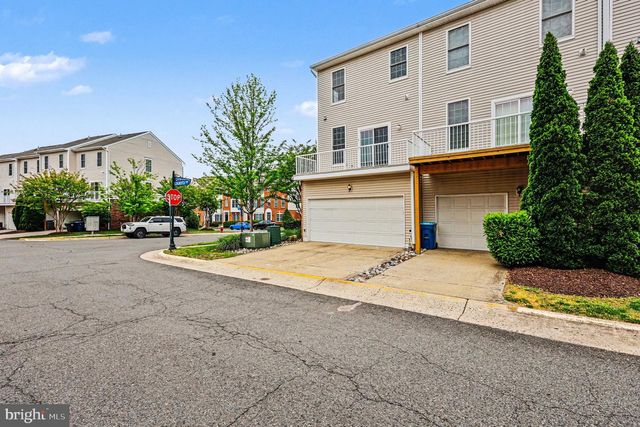 42822 SYKES TER, Chantilly, VA 20152