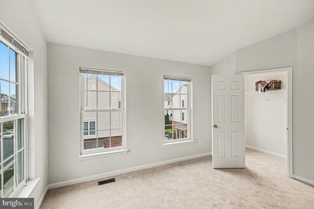 42822 SYKES TER, Chantilly, VA 20152