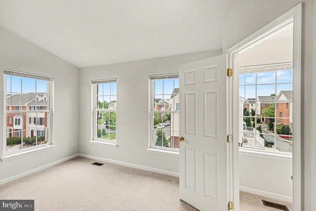 42822 SYKES TER, Chantilly, VA 20152