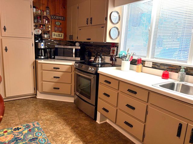 323 Workman Avenue, Woodruff, SC 29388