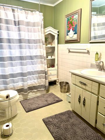 323 Workman Avenue, Woodruff, SC 29388