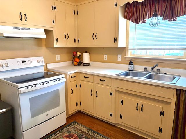 323 Workman Avenue, Woodruff, SC 29388