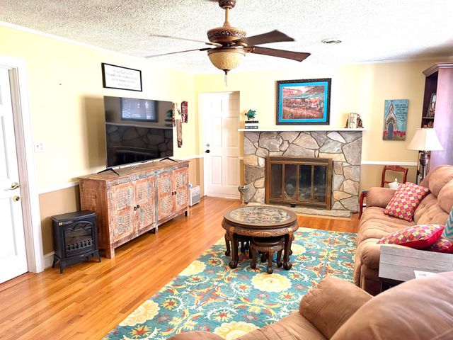 323 Workman Avenue, Woodruff, SC 29388