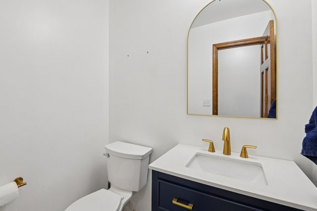 1525 London Court, Naperville, IL 60563