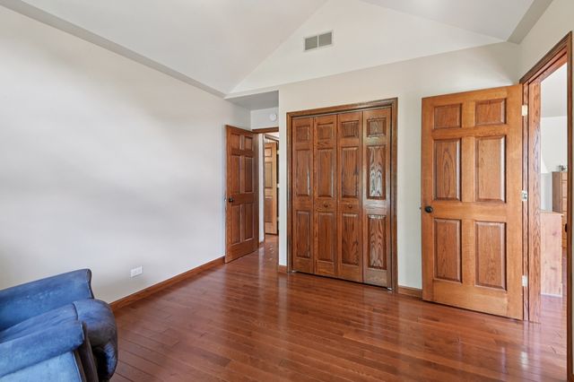 1525 London Court, Naperville, IL 60563