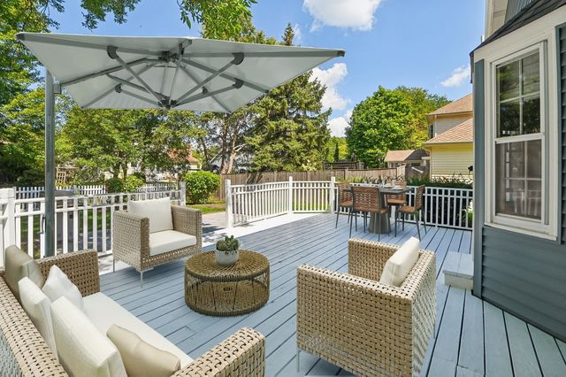 1525 London Court, Naperville, IL 60563