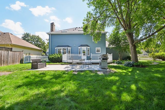 1525 London Court, Naperville, IL 60563