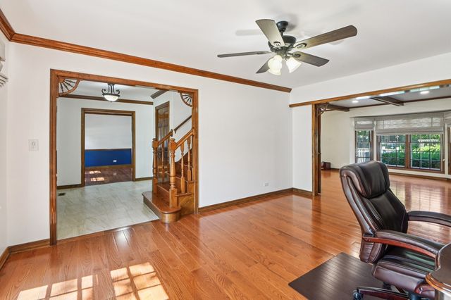 1525 London Court, Naperville, IL 60563