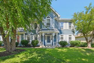 1525 London Court, Naperville, IL 60563