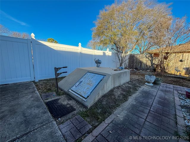 2011 NW 8th, Ardmore, OK 73401