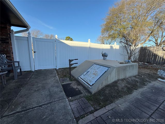 2011 NW 8th, Ardmore, OK 73401