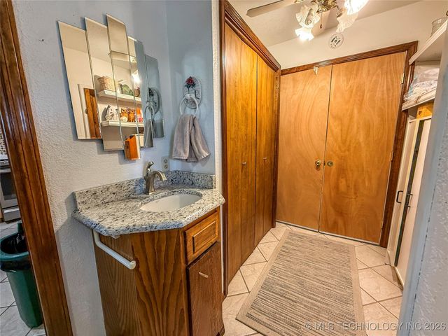 2011 NW 8th, Ardmore, OK 73401