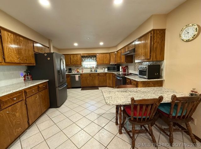 2011 NW 8th, Ardmore, OK 73401