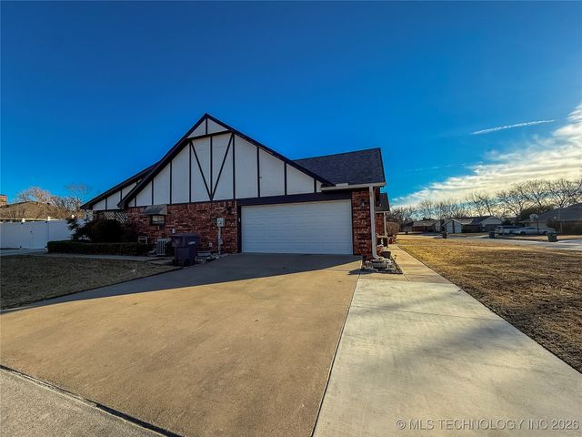 2011 NW 8th, Ardmore, OK 73401
