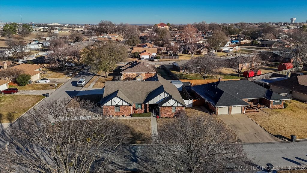2011 NW 8th, Ardmore, OK 73401