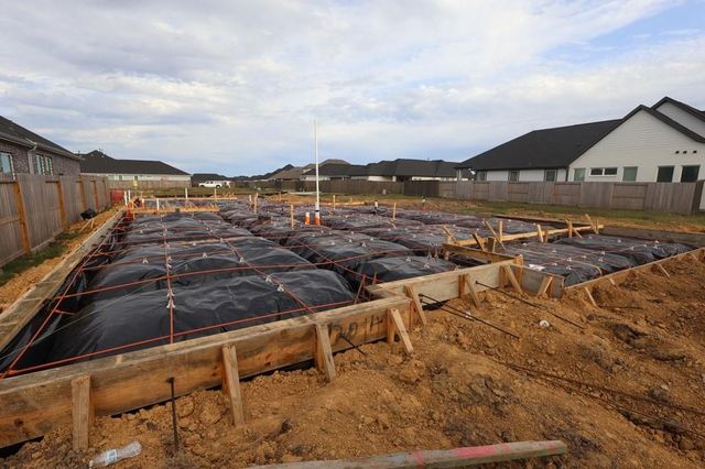 12014 Salty Bend Drive, Mont Belvieu, TX 77523