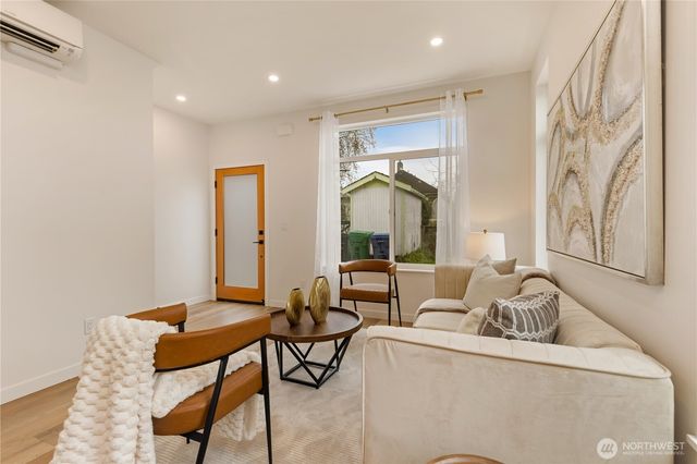 4725 S Findlay Street, Seattle, WA 98118