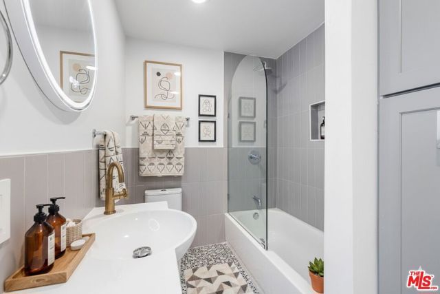 3055 Future Street, Los Angeles, CA 90065