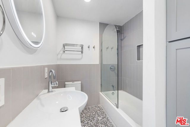 3055 Future Street, Los Angeles, CA 90065