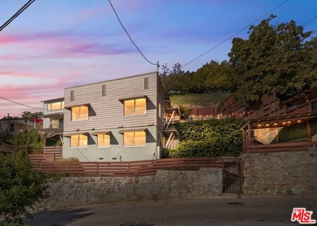 3055 Future Street, Los Angeles, CA 90065