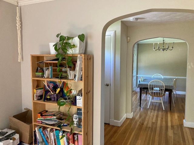 71 Fessenden St, Newton, MA 02460