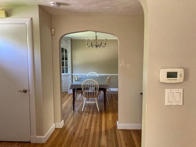 71 Fessenden St, Newton, MA 02460