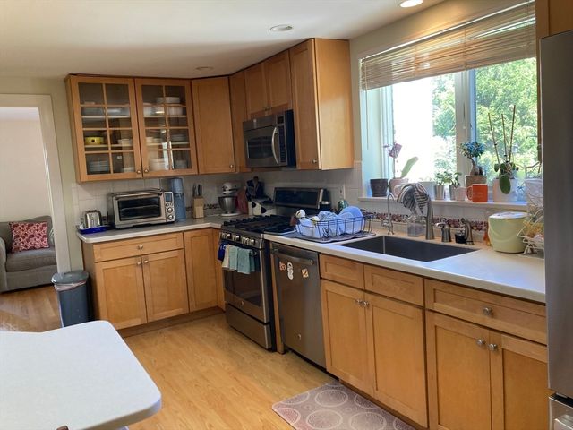 71 Fessenden St, Newton, MA 02460