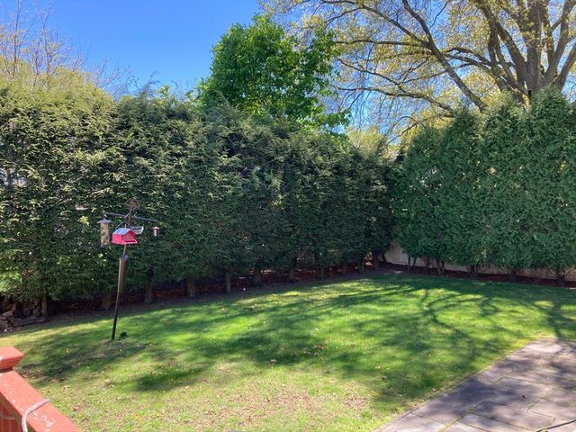 71 Fessenden St, Newton, MA 02460