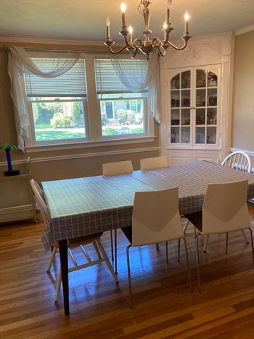 71 Fessenden St, Newton, MA 02460