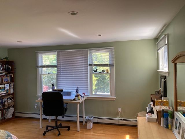 71 Fessenden St, Newton, MA 02460