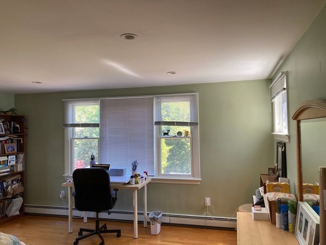 71 Fessenden St, Newton, MA 02460