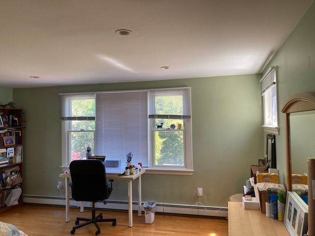 71 Fessenden St, Newton, MA 02460
